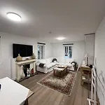 Alice - Adults Only Casa de hóspedes