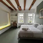 Alice - Adults Only 4*