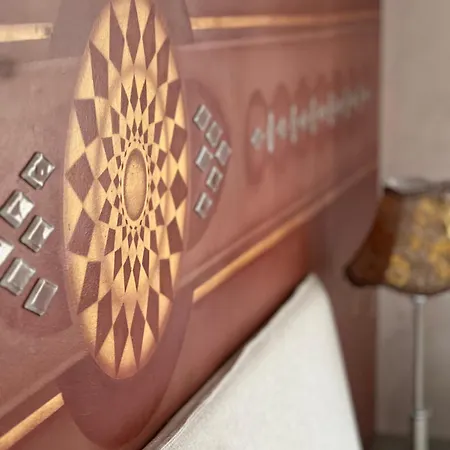 Alice - Adults Only Konukevi