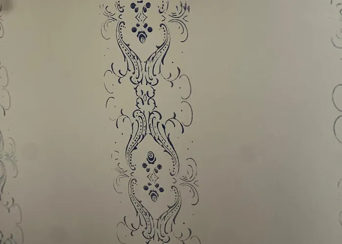 Alice - Adults Only בלד