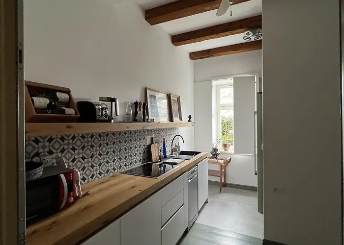 Alice - Adults Only בלד