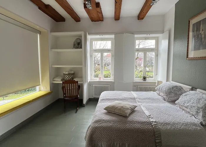 Alice - Adults Only 4*